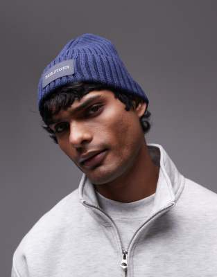 patch logo ribbed beanie in navy-Blue