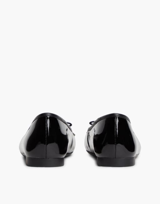 Tommy Hilfiger Patent leather padlock charm ballerinas in black, 4 of 7