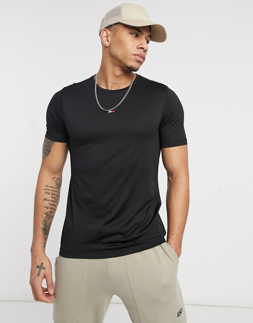 Tommy Hilfiger Performance slim fit motion flag training tee in black