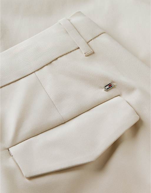 Tommy Hilfiger Pleated barrel chinos in light silt, 6 of 6