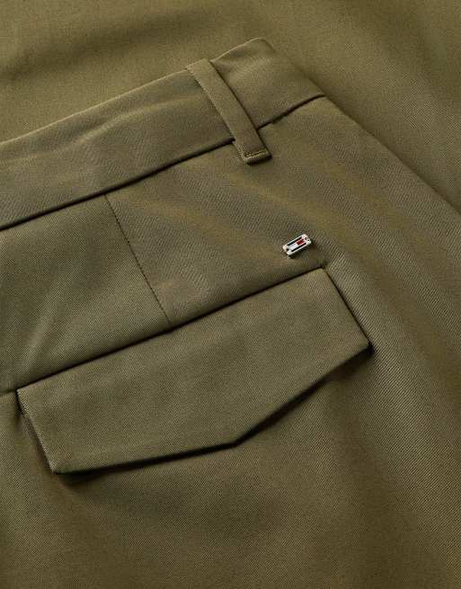 Tommy Hilfiger Pleated barrel chinos in utility olive, 6 of 6