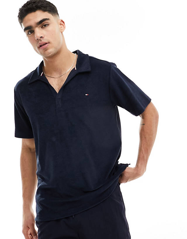 Tommy Hilfiger - polo shirt in navy with flag motif