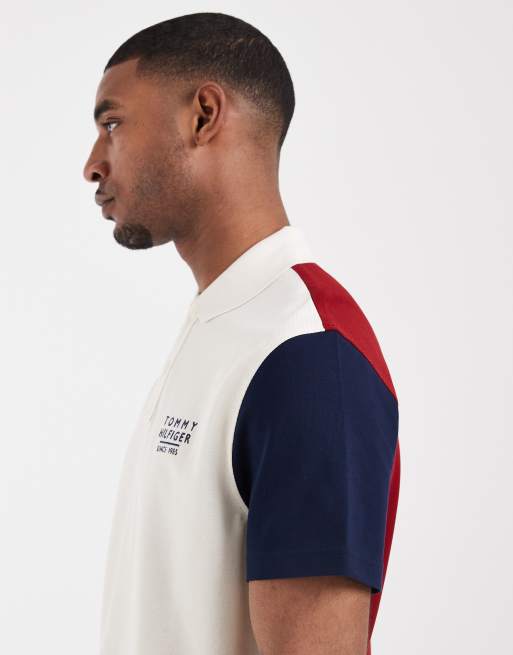 Tommy Hilfiger – Polohemd mit normalem Schnitt und Blockfarbendesign in Weiß und Marineblau , 5 von 5