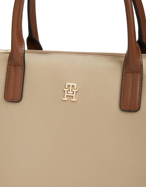 Tommy Hilfiger popette mini tote bag with cross body strap in beige, 4 of 4