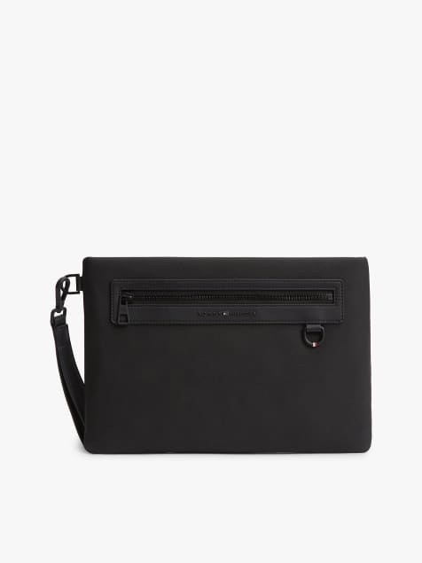 Tommy Hilfiger – Pouch-Tasche in Schwarz mit farblich abgestimmtem Metall-Logo - view 1