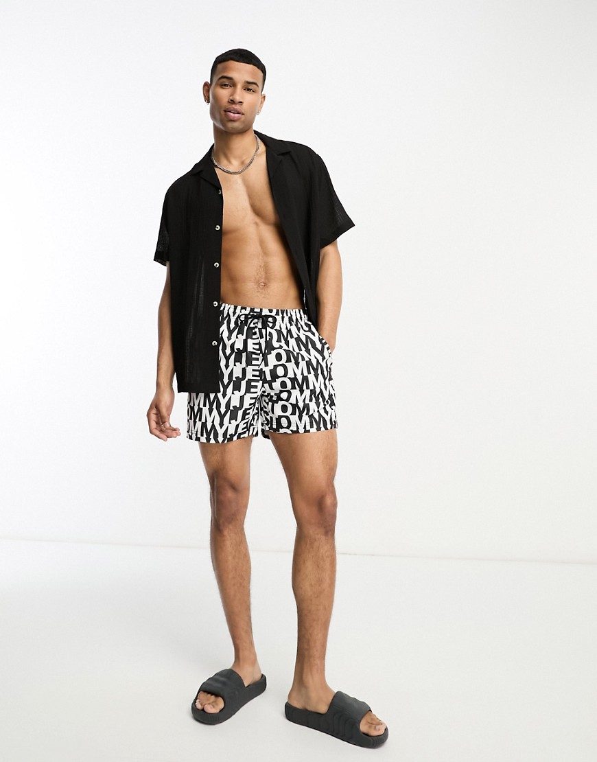 Tommy Hilfiger Printed Medium Drawstring Swim Shorts In Multi In Black