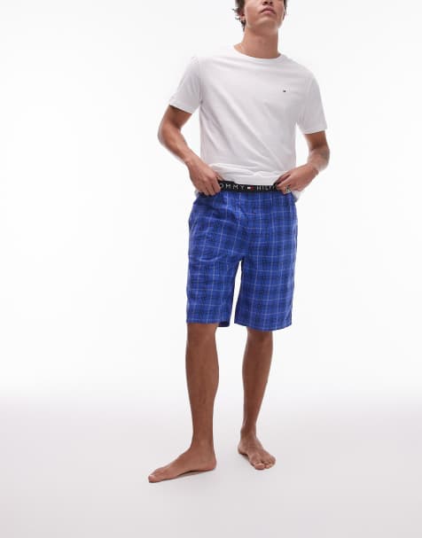 Tommy Hilfiger – Pyjama-Set in Bunt/Weiß, aus T-Shirt und gemusterten Shorts - view 1