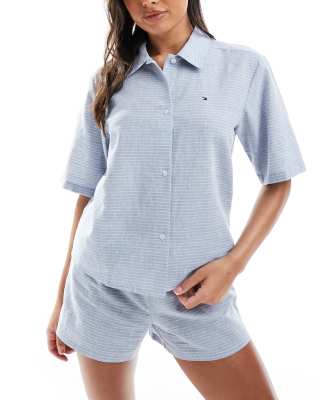 Tommy Hilfiger - Pyjama-Set mit T-Shirt und Shorts in Grau