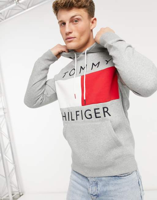 Tommy hilfiger logo on sale hooded sweatshirt