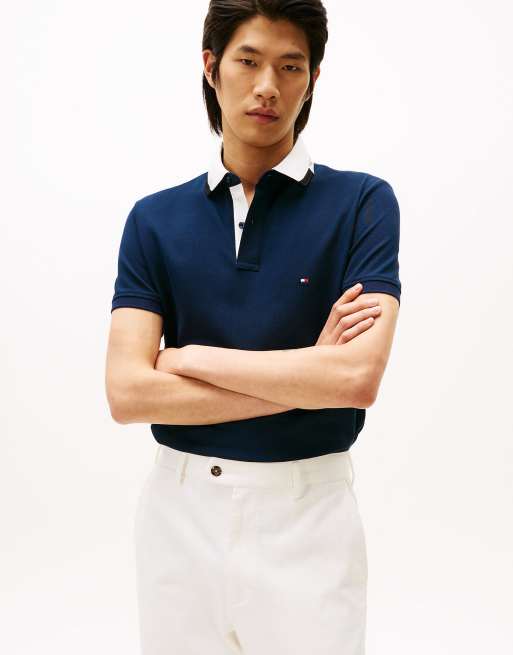 Tommy Hilfiger – Regular-Fit-Polohemd in Weiß mit Stickerei am Kragen