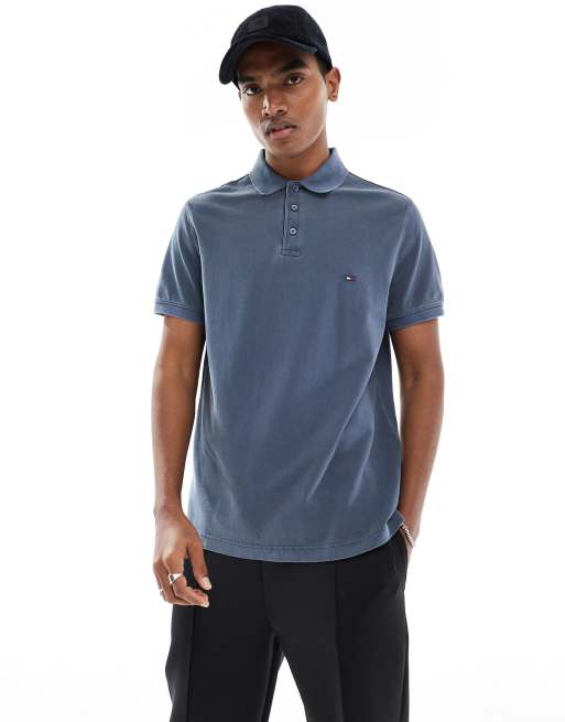 Tommy Hilfiger – Regulär geschnittenes Polohemd mit Stückfärbung in verblasstem Indigo