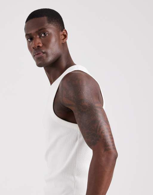 Tommy Hilfiger – Resort – Geripptes Tanktop in Weiß mit Logo und schmalem Schnitt, 4 von 5