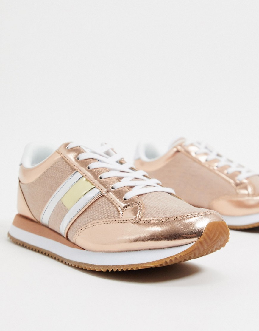 Tommy Hilfiger retro trainers in beige and rose gold-Copper