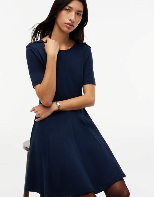 Tommy Hilfiger Robe coupe slim à encolure bateau et boutons dorés bleu marine, 2 de 6