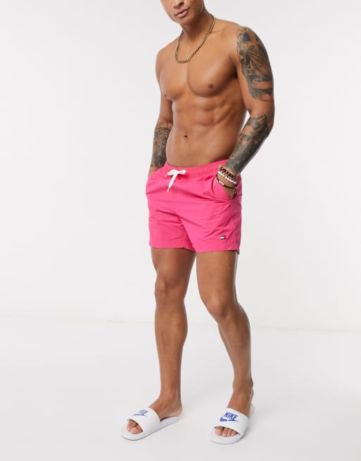 Tommy Hilfiger – Rosa medellånga badshorts med liten logga, 4 av 4
