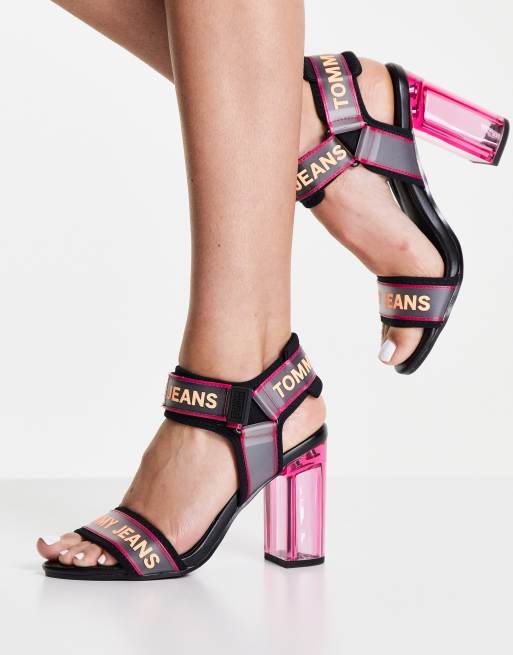 Tommy Hilfiger Sandali neri con tacco e dettagli colorati