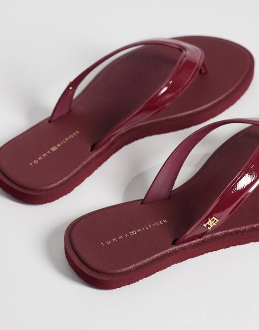Tommy Hilfiger – Scandi – Czerwone lakierowane klapki japonki, 4 z 4