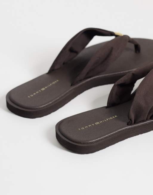 Tommy Hilfiger - Scandi - Teenslippers met rimpeleffect in bruin, 4 van 4