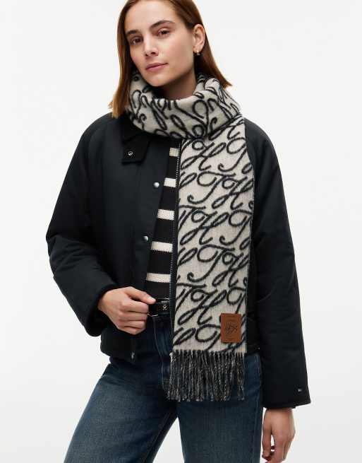 Tommy Hilfiger Schal mit Logo-Print aus reiner Wolle in hellem Sandelholz, 4 von 4