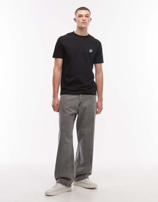 Tommy Hilfiger script monogram t-shirt in black, 2 of 5