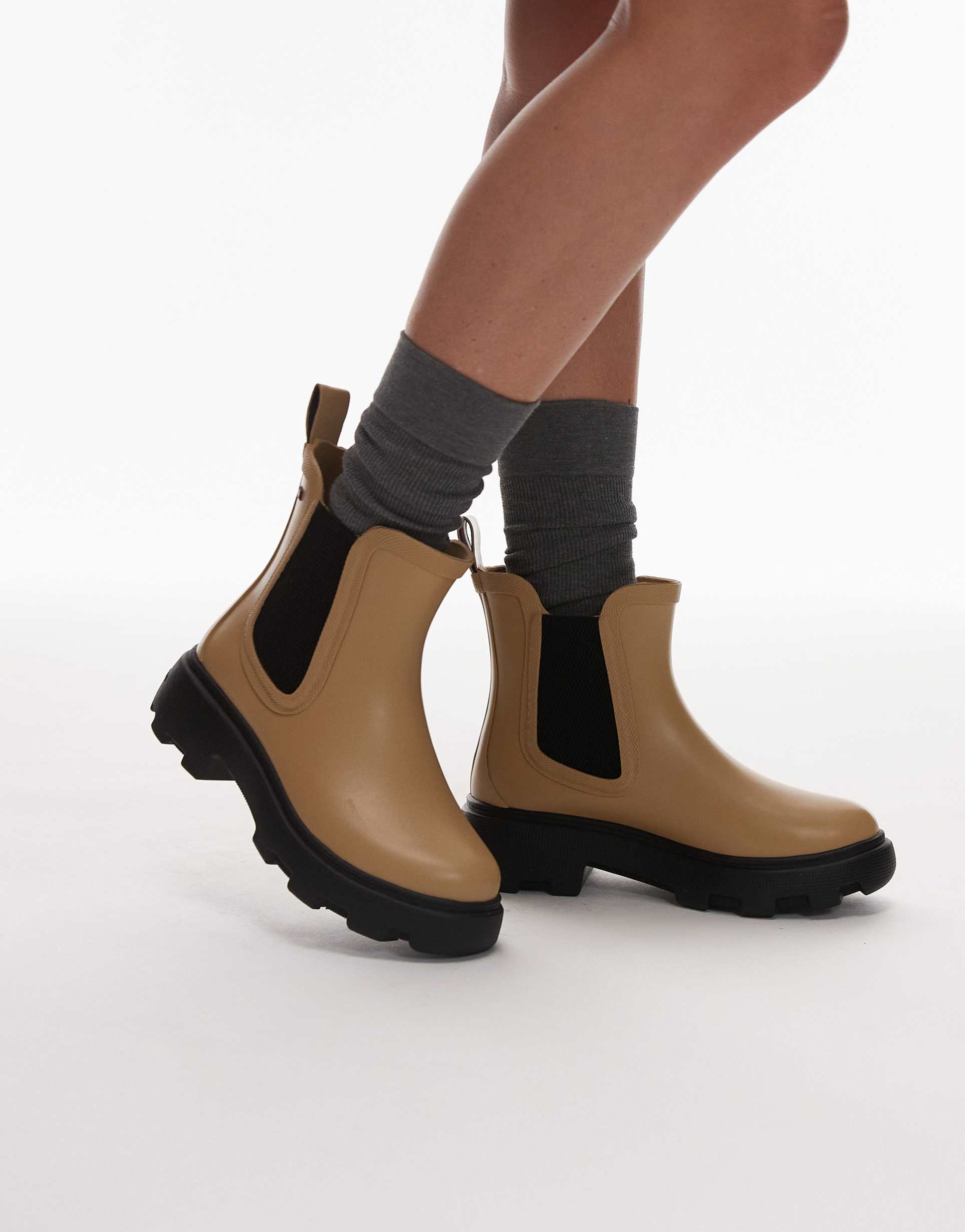 tommy hilfiger short rubber boots in beige