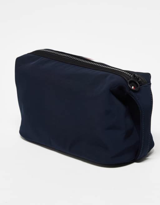 Tommy hilfiger cosmetic clearance bag