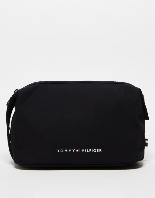 Tommy hilfiger best sale essential washbag