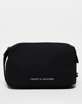 Tommy Hilfiger skyline washbag in black