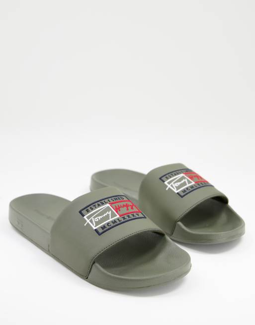 Tommy Hilfiger - Sliders verde oliva con scritta del logo