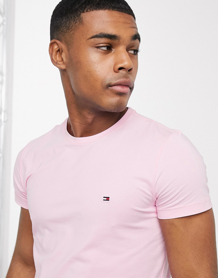Tommy Hilfiger - Slim-fit T-shirt met stretch en vlaglogo in roze