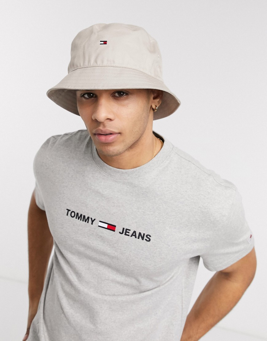 Tommy Hilfiger small logo bucket hat in stone