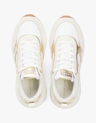 Tommy Hilfiger - Sneaker aus Leder in Metallic-Gold mit dicker Sohle-Goldfarben