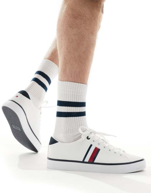 Tommy Hilfiger Sneakers in rete bianche con righe ASOS