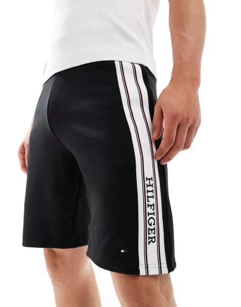 Tommy Hilfiger - Sort lounge-shorts med monokrome striber - view 1