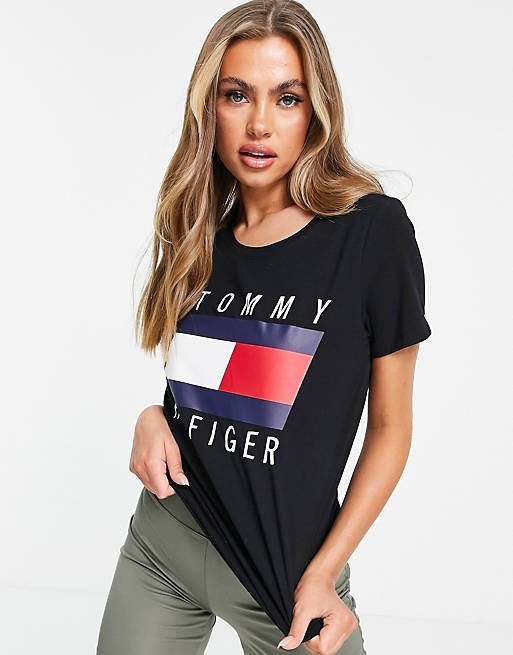 Tommy Hilfiger Womens Women’s Crew Neck Flag Logo Tee