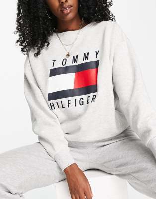 Tommy hilfiger boyfriend outlet logo hoodie