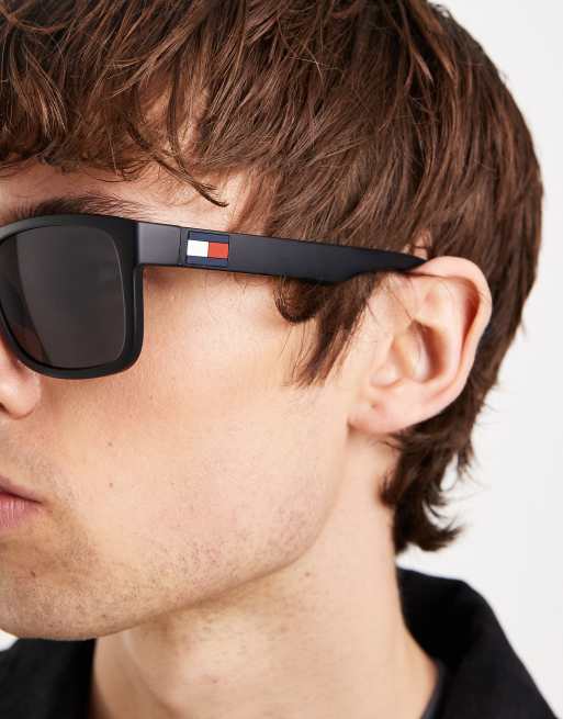 Tommy Hilfiger  square sunglasses in matte black , 3 of 3
