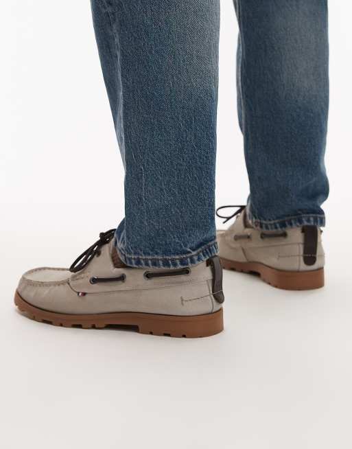 Tommy Hilfiger suede boat shoe in beige, 3 of 4