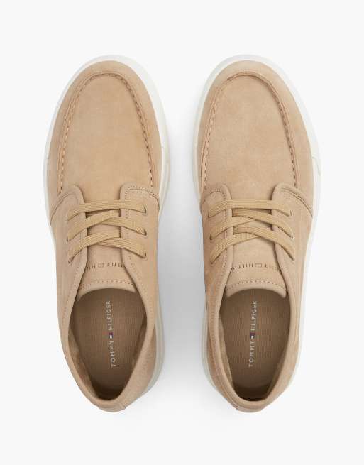 Tommy Hilfiger Suede mid-top chukka court trainers in southern tan, 3 of 7