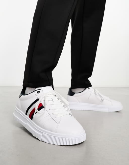 Tommy Hilfiger Supercup Leder Sneaker in WeiB mit Flaggen Logo ASOS