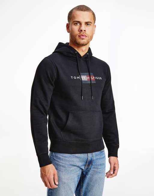 Tommy Hilfiger – Svart huvtröja med ikonisk linjerad flagglogga