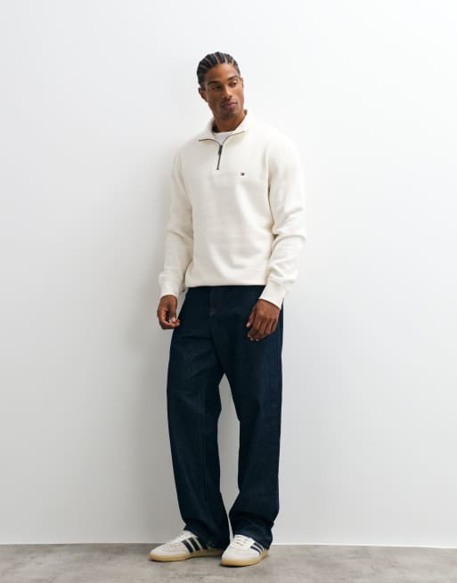 Tommy Hilfiger Sweatshirt mit Flaggen-Logo, schwer, mit Viertelreißverschluss in Cremeweiß, 2 von 5