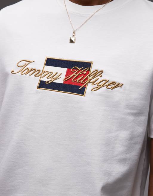 Tommy Hilfiger - T-shirt à motif drapeau et détail doré - Blanc, 5 de 5
