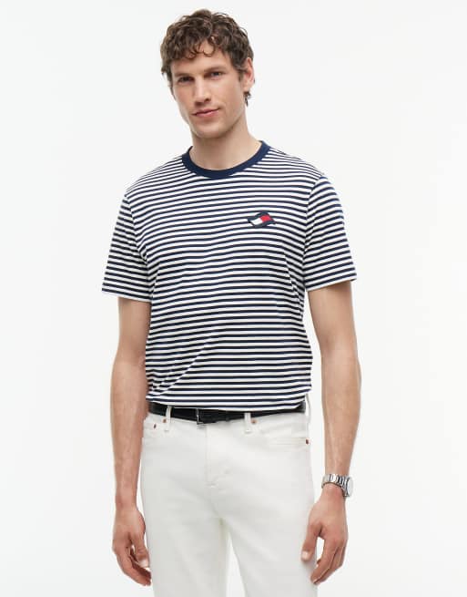 Tommy Hilfiger - T-shirt à rayures et écusson drapeau ondulé - Multicolore
