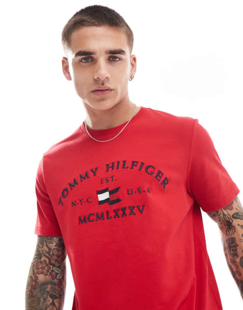 Tommy Hilfiger - T-shirt avec logo nautique incurvé - Rouge vif - view 1