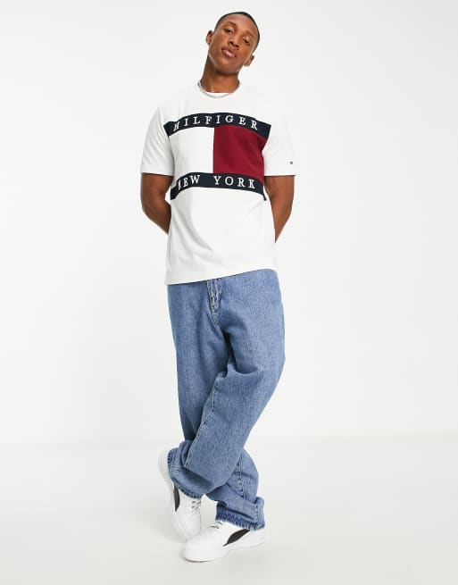 Tommy Hilfiger - T-shirt bianca con bandiera strutturata grande, 4 di 4