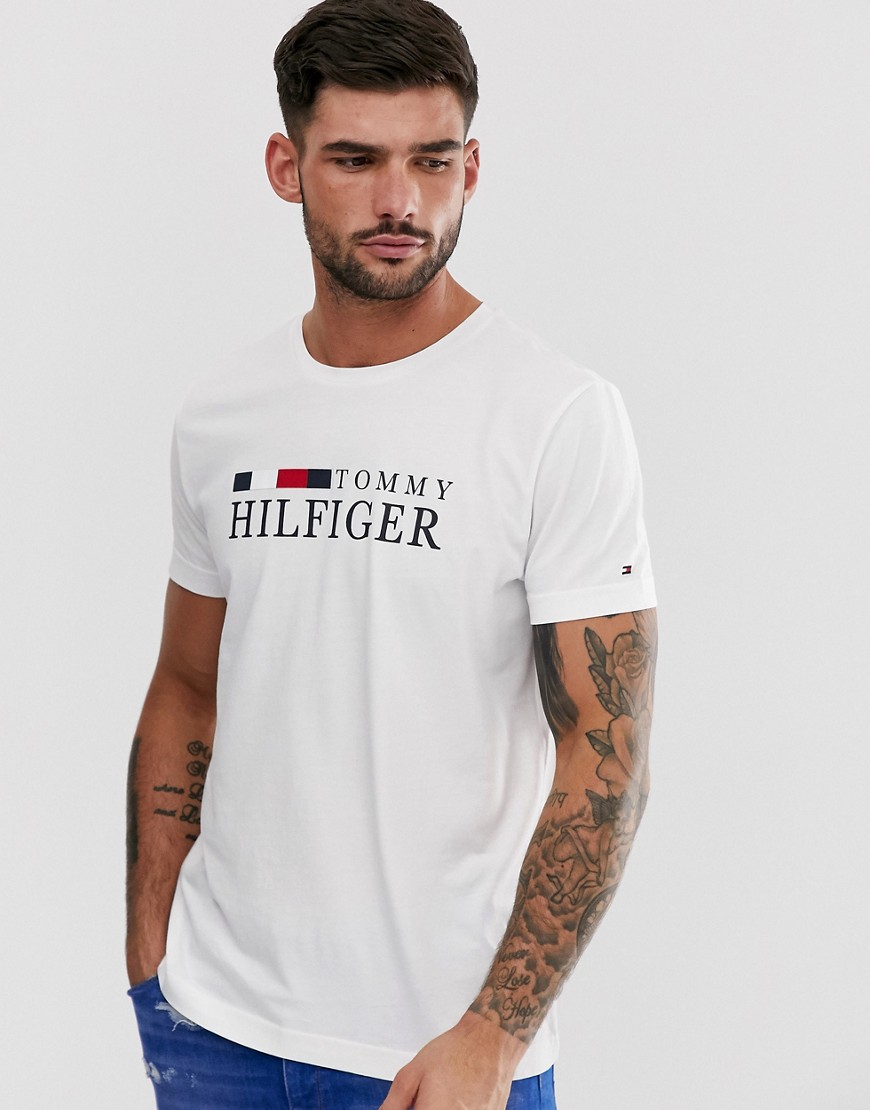 Tommy Hilfiger - T-shirt con logo sul petto bianca-Bianco