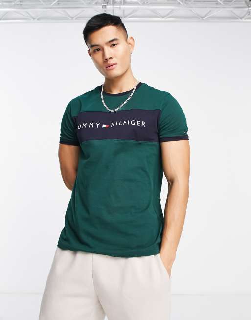 Tommy Hilfiger - T-shirt confort avec bande sur le devant - Vert foncé