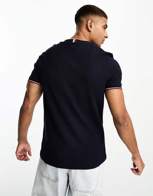Tommy Hilfiger – T-Shirt in Blau mit Wabenmuster und Brusttasche, 3 von 4