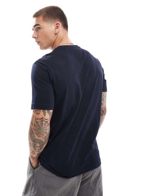 Tommy Hilfiger – T-Shirt in Marineblau mit linearem Flaggenlogo, 4 von 4